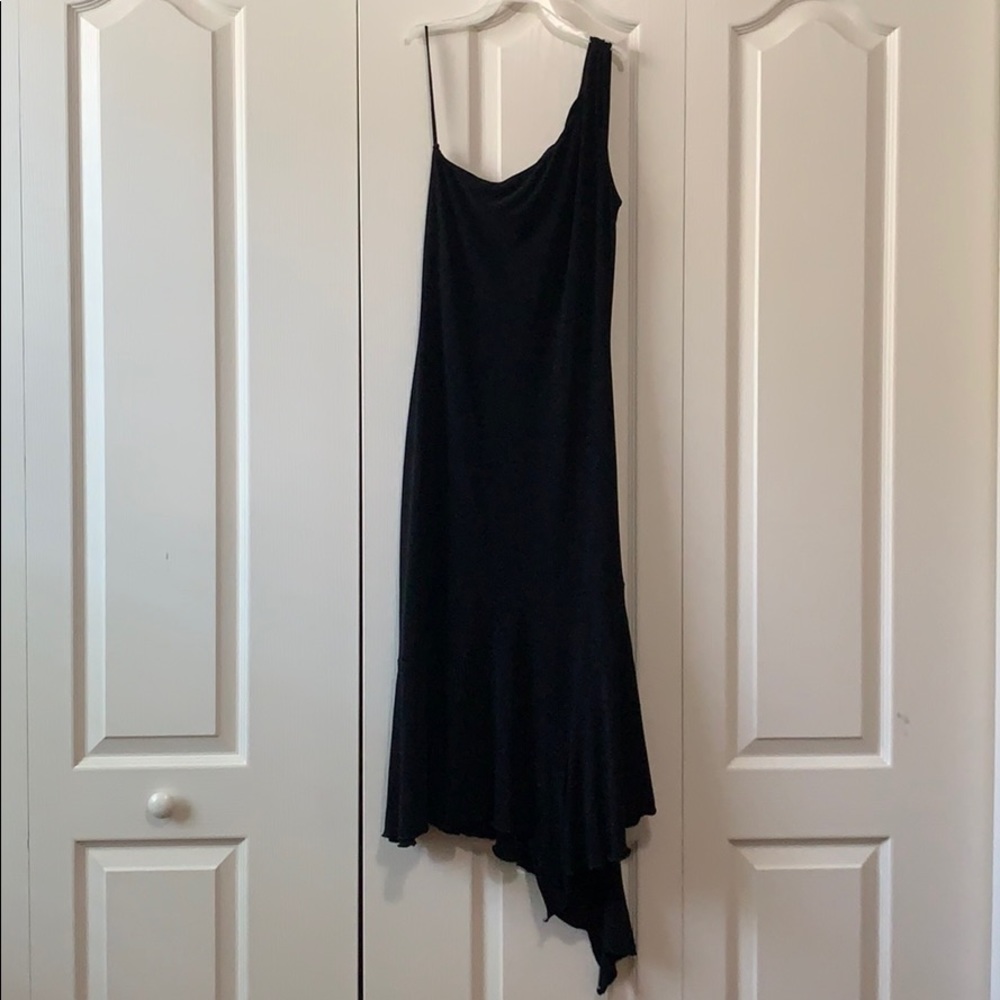 BLACK ONE SHOULDER DRESS